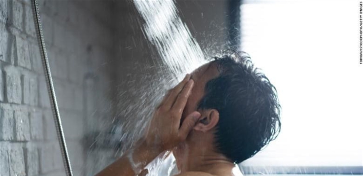 عادات استحمام قد تضر بشرتك!