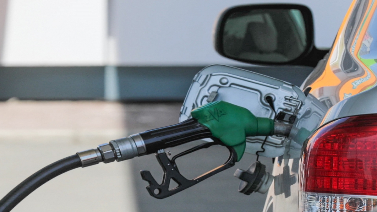 عقل: تخفيض أسعار البنزين بنوعيه محليا 2030 فلسا الشهر المقبل