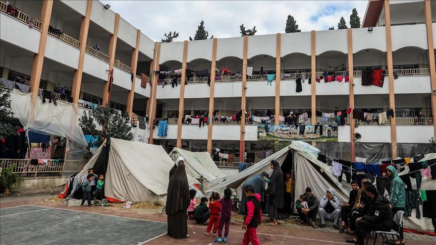 أونروا: الاحتلال أمر ألف نازح بإخلاء مدرسة بمخيم البريج