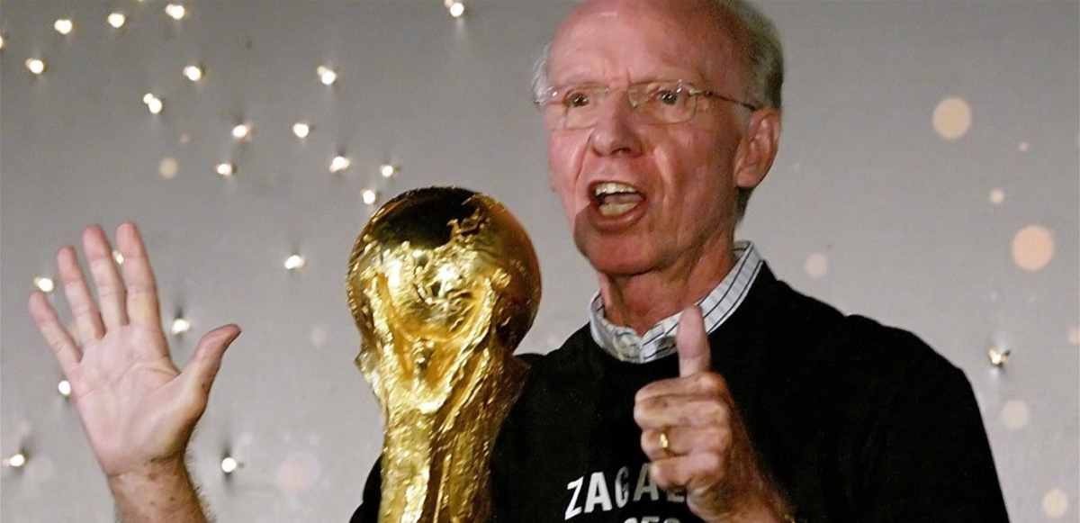 هو الأكثر تتويجا بكأس العالم.. رحيل أسطورة البرازيل ماريو زاغالو عن عمر 92 سنة
