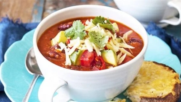 شهية وسريعة .. طريقة عمل شوربة الطماطم المكسيكية
