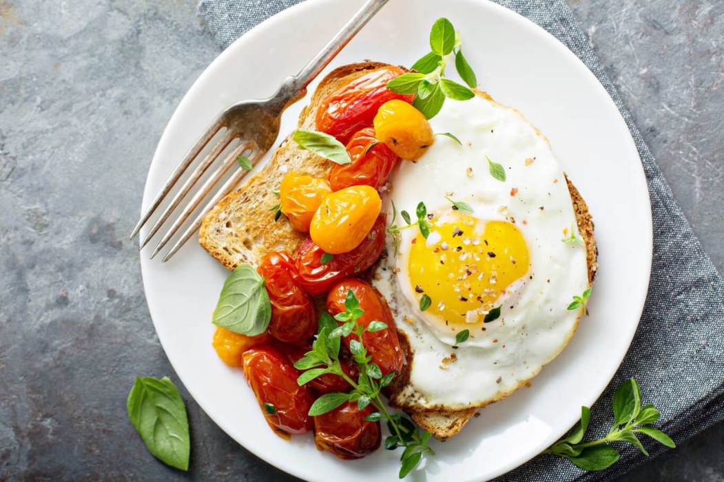 هل تناول وجبة الفطور نفسها كل يوم يساعد على إنقاص الوزن؟