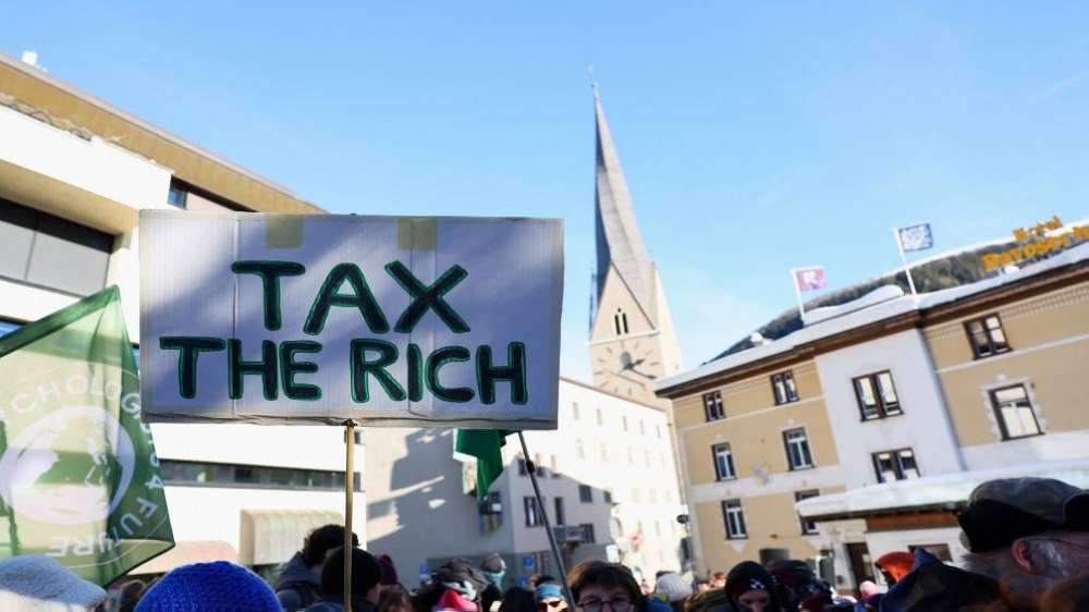 أوكسفام: أغنى 5 رجال في العالم ضاعفوا ثروتهم منذ 2020