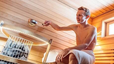 أمراض تمنع الرجال من زيارة حمام البخار
