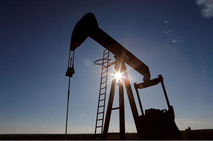 النفط يرتفع وسط تراجع مخزونات الخام الأمريكية