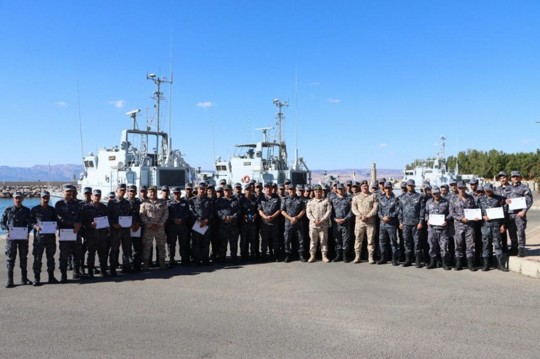 تخريج دورة الإسعاف التعبوي الميداني في قيادة القوة البحرية والزوارق الملكية
