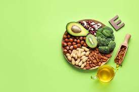 6 أطعمة تحتوي على فيتامين E للمساعدة في عكس علامات الشيخوخة وتحسين صحة البشرة