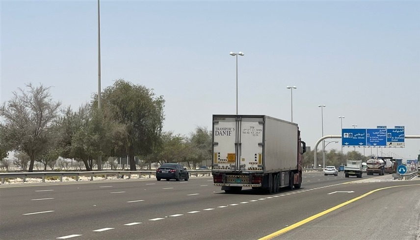 منع دخول الشاحنات والمركبات الثقيلة جزيرة أبوظبي الثلاثاء