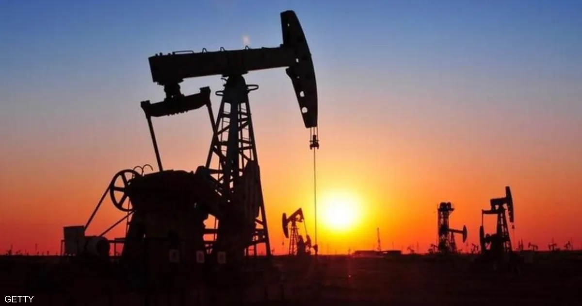 النفط عالمياً مستقر قرب أعلى مستوى في 3 أسابيع