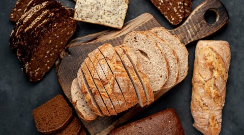 بدائل السكر في الخبز: ما يجب معرفته حول الخيارات والاستخدامات