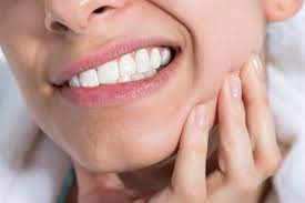 الجز على الأسنان نوع من اضطرابات النوم