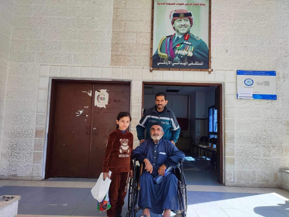 مسن أردني يناشد الملك لاجلائه من غزة للعلاج