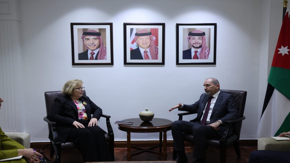 وزير الخارجية يبحث مع مسؤولة أميركية جهود وقف الحرب في غزة