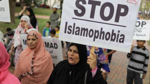 البرلمان العربي يرحب باعتماد تدابير مكافحة كراهية الإسلام