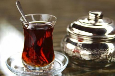 الشاي: فوائد وآثار جانبية خلال شهر رمضان