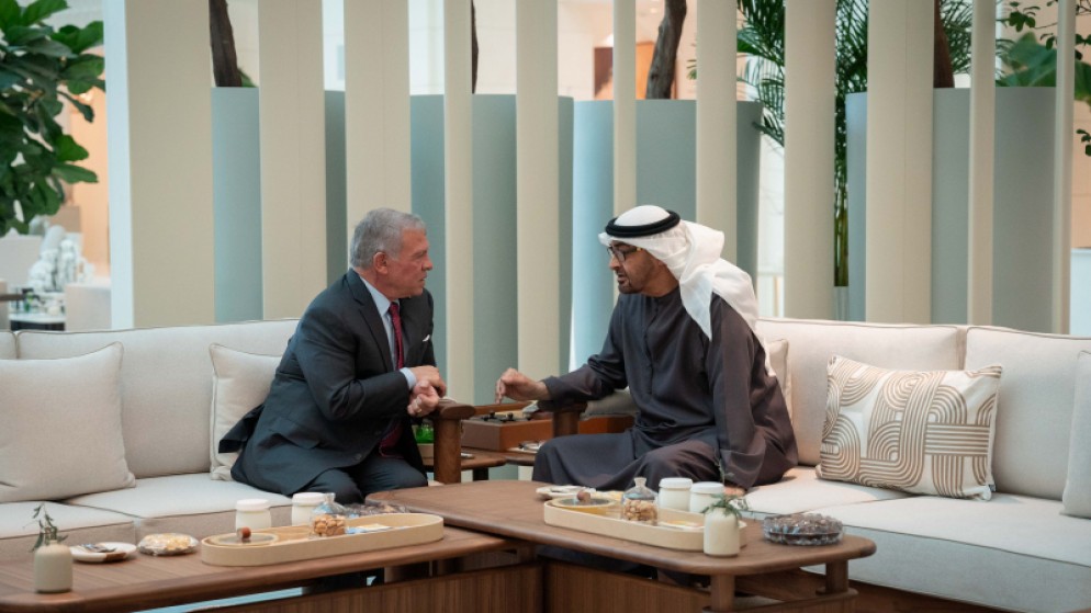 الملك والرئيس الإماراتي يؤكدان على ضرورة توفير المساعدات الكافية للأهل في غزة