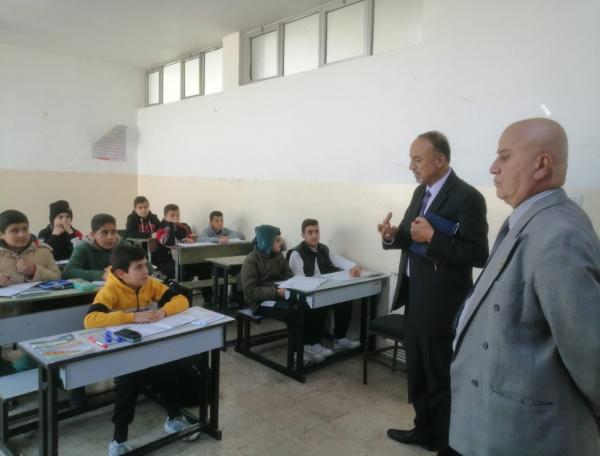المصري يواصل جولاته التفقدية على مدارس المزار الشمالي