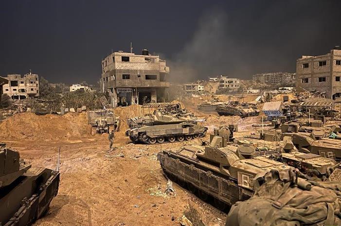 القناة 12 الإسرائيلية: الجيش بدأ الاستعداد لشن عملية برفح