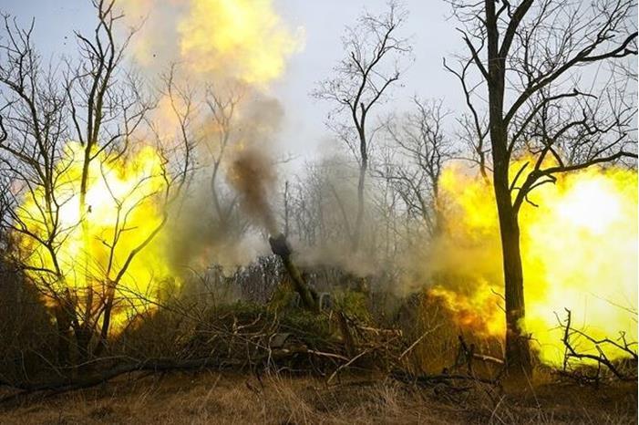 انفجارات عنيفة في مواقع البنية التحتية بأنحاء أوكرانيا