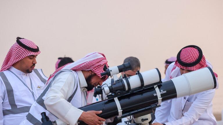 خبير سعودي يكشف موعد عيد الفطر المتوقع
