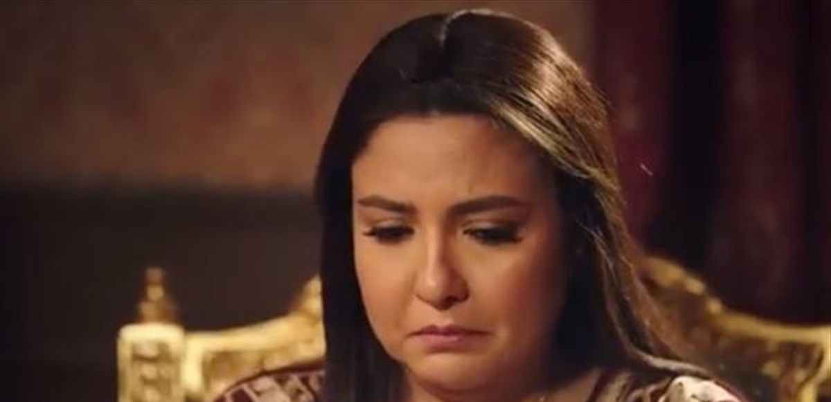 ممثلة شهيرة تبكي يومياً بسبب تواجدها في بيروت!
