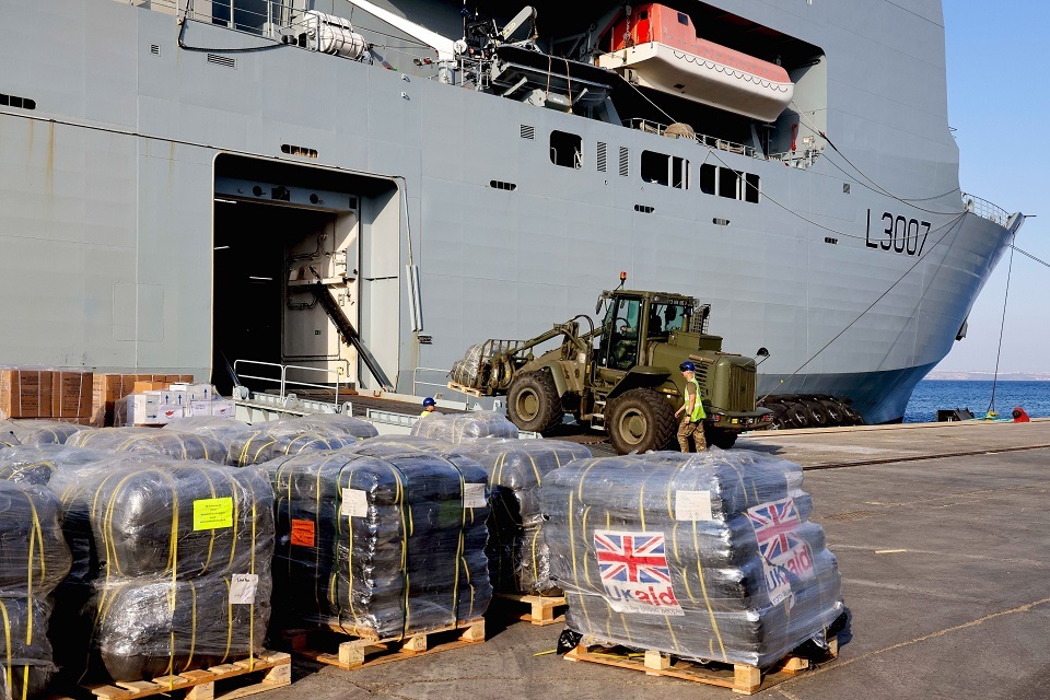 سفينة حربية بريطانية للمساهمة بإيصال المساعدات لغزة