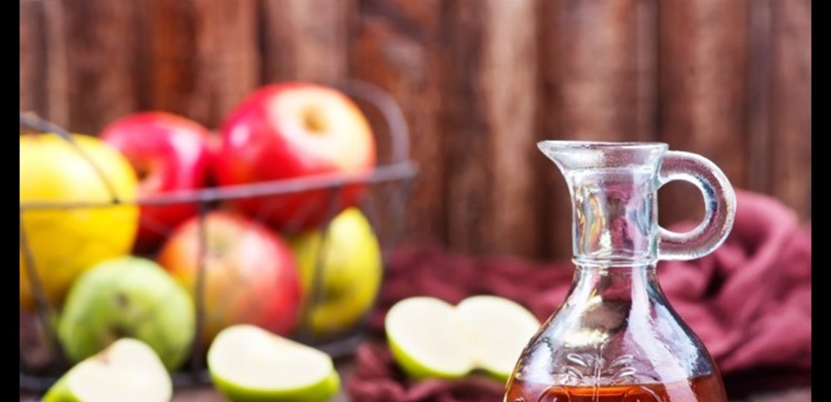 ماذا يحدث لصحتك عند تناول خل التفاح قبل النوم؟