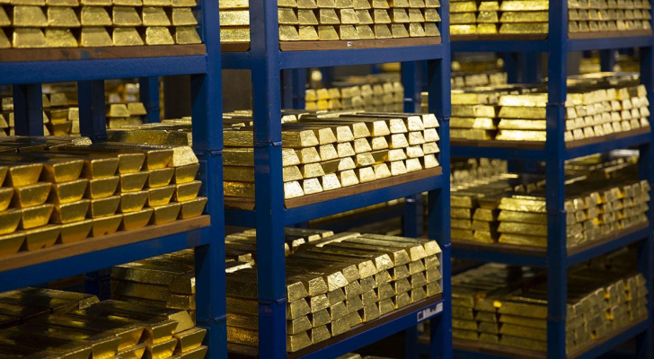 الذهب يواصل ارتفاعه لمستويات قياسية مع تصاعد المخاطر الجيوسياسية