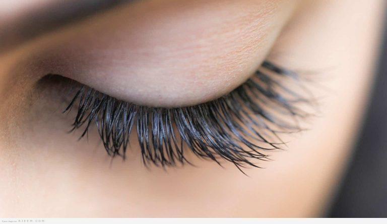 دراسة: عملية رمش العيون تعزز الرؤية