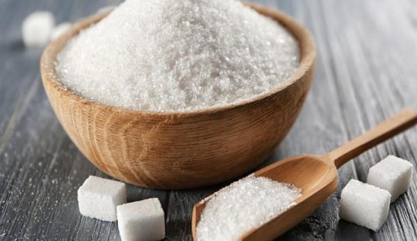 هل يزيد تناول السكر من خطر الإصابة بالسكري؟