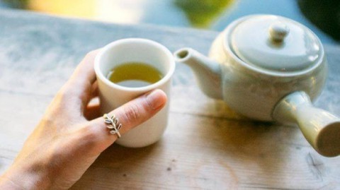 فوائد تناول الشاي الأخضر مرتين يوميًا: لماذا يجب عليك الاعتماد عليه؟