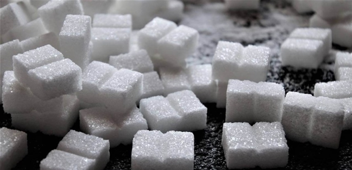 هل يزيد تناول السكر من خطر الإصابة بالسكري؟
