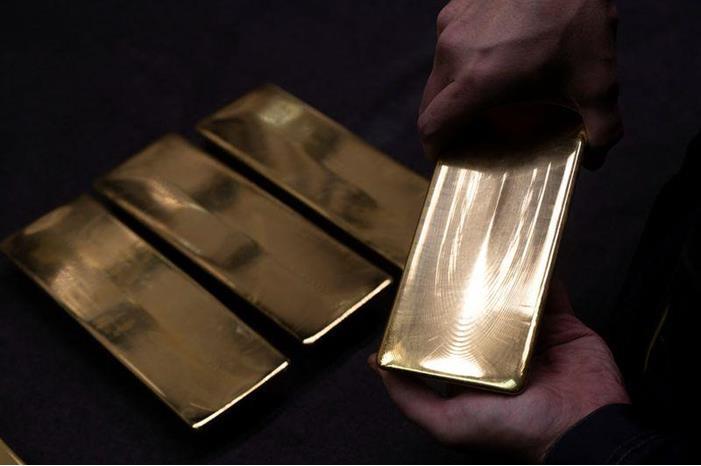 الذهب عالمياً يصعد ويقترب من المستوى القياسي