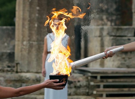 إيقاد شعلة دورة ألعاب باريس 2024 في أولمبيا القديمة