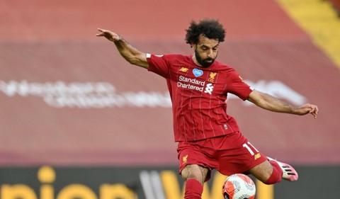 لاعب ليفربول يفجر مفاجأة عن محمد صلاح
