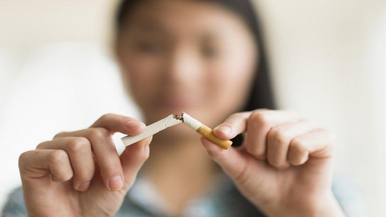 ماذا يحدث لمتوسط العمر الـمتوقع عند الإقلاع عن التدخين؟