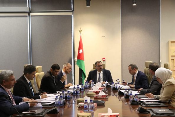رئيس الأعيان: الأردن قوي سياسيا وأمنيا رغم الصراعات