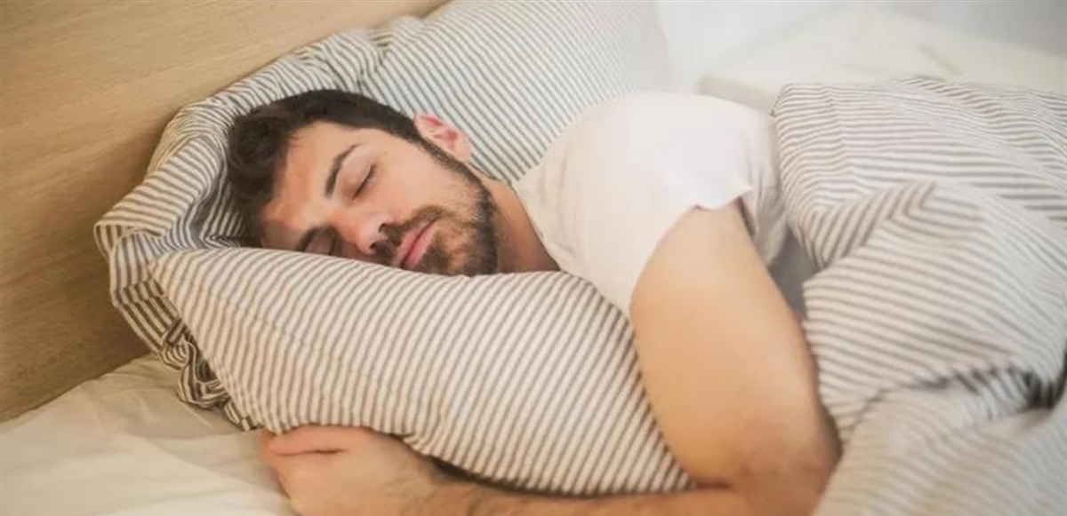 دراسة تكشف...النوم الجيد قد يُطيل عمر الإنسان