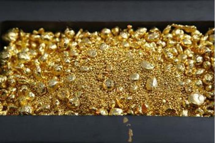 الذهب عالمياً يهبط بضغط من موجة جني الأرباح