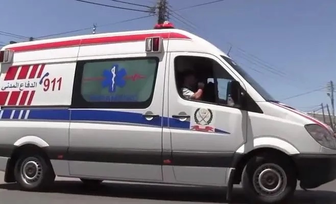 مركبة حكومية تدهس بالخطأ مصورا صحفيا في إربد