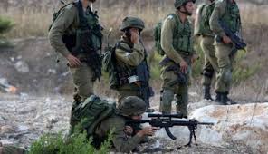 قوات الاحتلال تطلق النار على شبان فلسطينيين غرب جنين