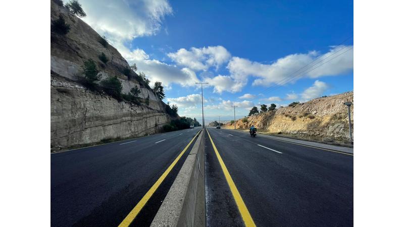 الأشغال: بدء أعمال مشروع صيانة وتأهيل طريق جرشالمفرق