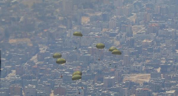 القوات المسلحة الأردنية تنفذ 6 إنزالات جوية لمساعدات على شمال غزة بمشاركة دولية