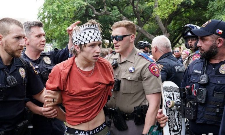 عمدة إرفاين في كاليفورنيا: أدين أي إجراء للشرطة ضد الطلبة المتظاهرين