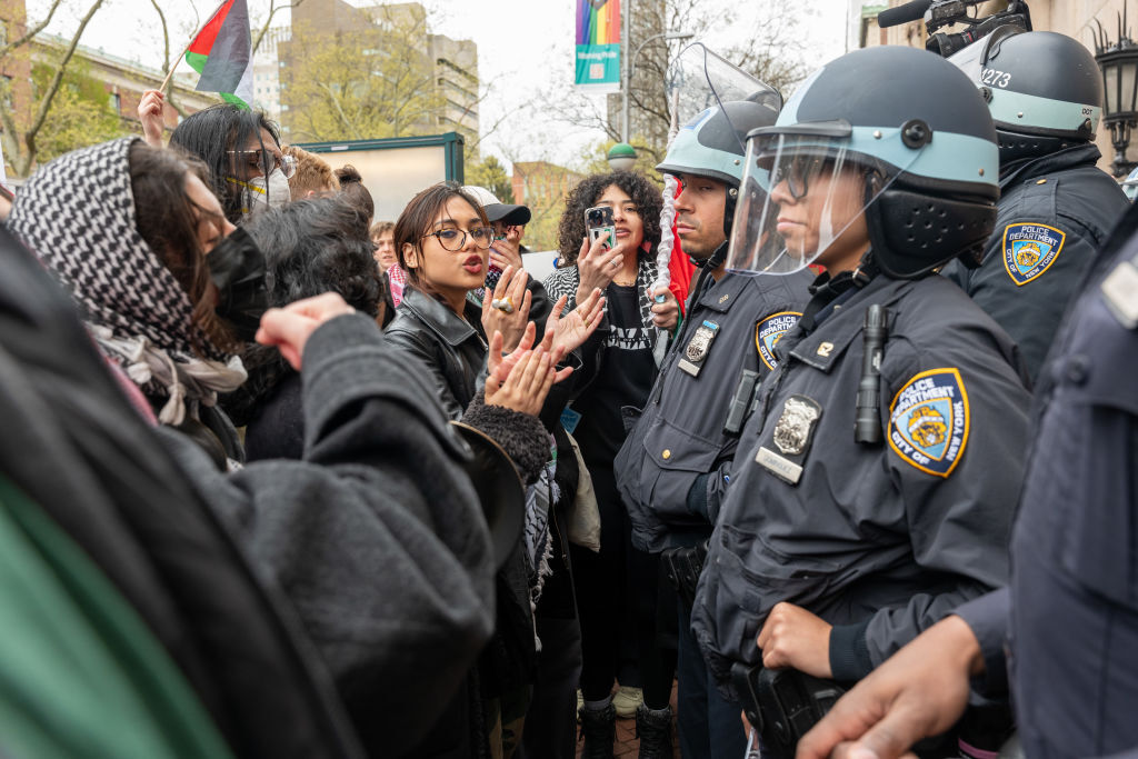 شرطة نيويورك: سيطرنا على الوضع بجامعة كولومبيا واعتقلنا 100 شخص