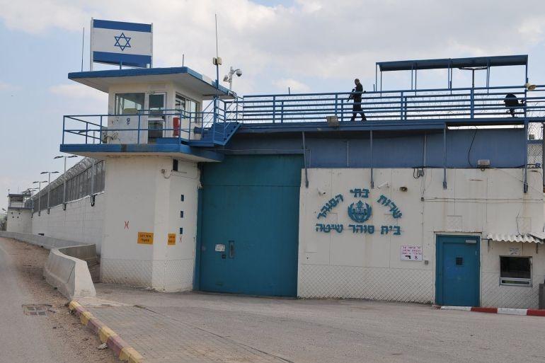 هيئة فلسطينية : الاحتلال بتعذيب الاسرى في مستشفى سجن الرملة