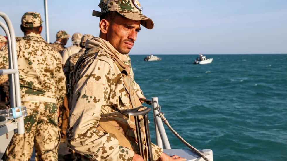 الحوثيون يعلنون استهداف 3 سفن إسرائيلية