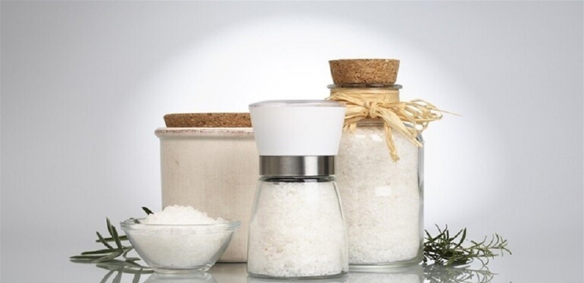 دراسة تكشف: المبالغة بتناول الملح يزيد خطر الإصابة بسرطان المعدة