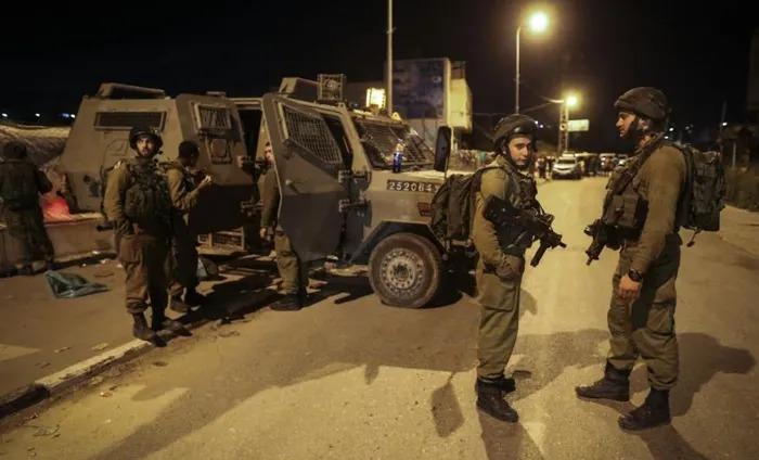 قوات الاحتلال تقتحم 8 مدن بالضفة