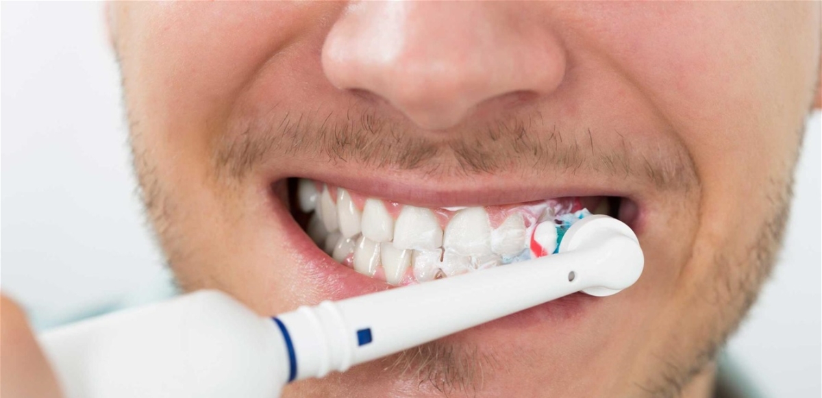 ما هو الوقت الصحيح لتنظيف أسنانك؟